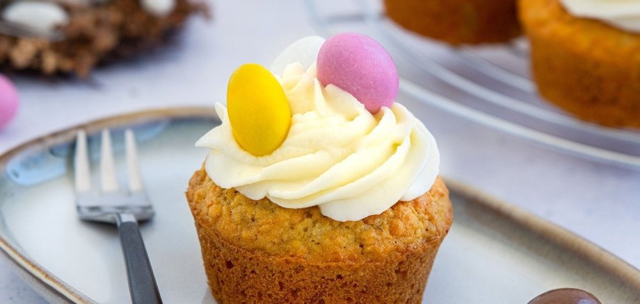 Muffin mit Sahne und Smarties