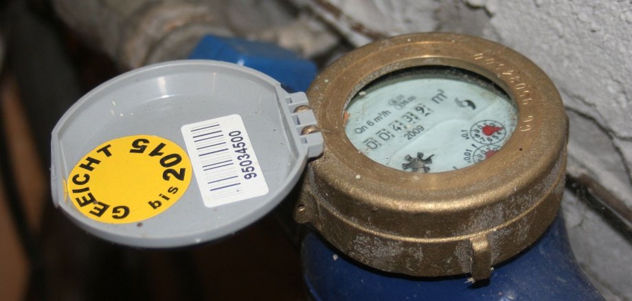 Wasserzähler Wasserrohre mit Wasserzähler