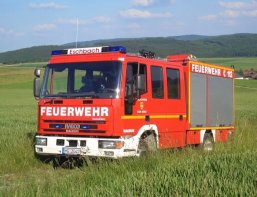 Freiwillige Feuerwehr Eschbach Ein Löschgruppenfahrzeug 8/6 der Eschbacher freiwilligen Feuerwehr im Feld
